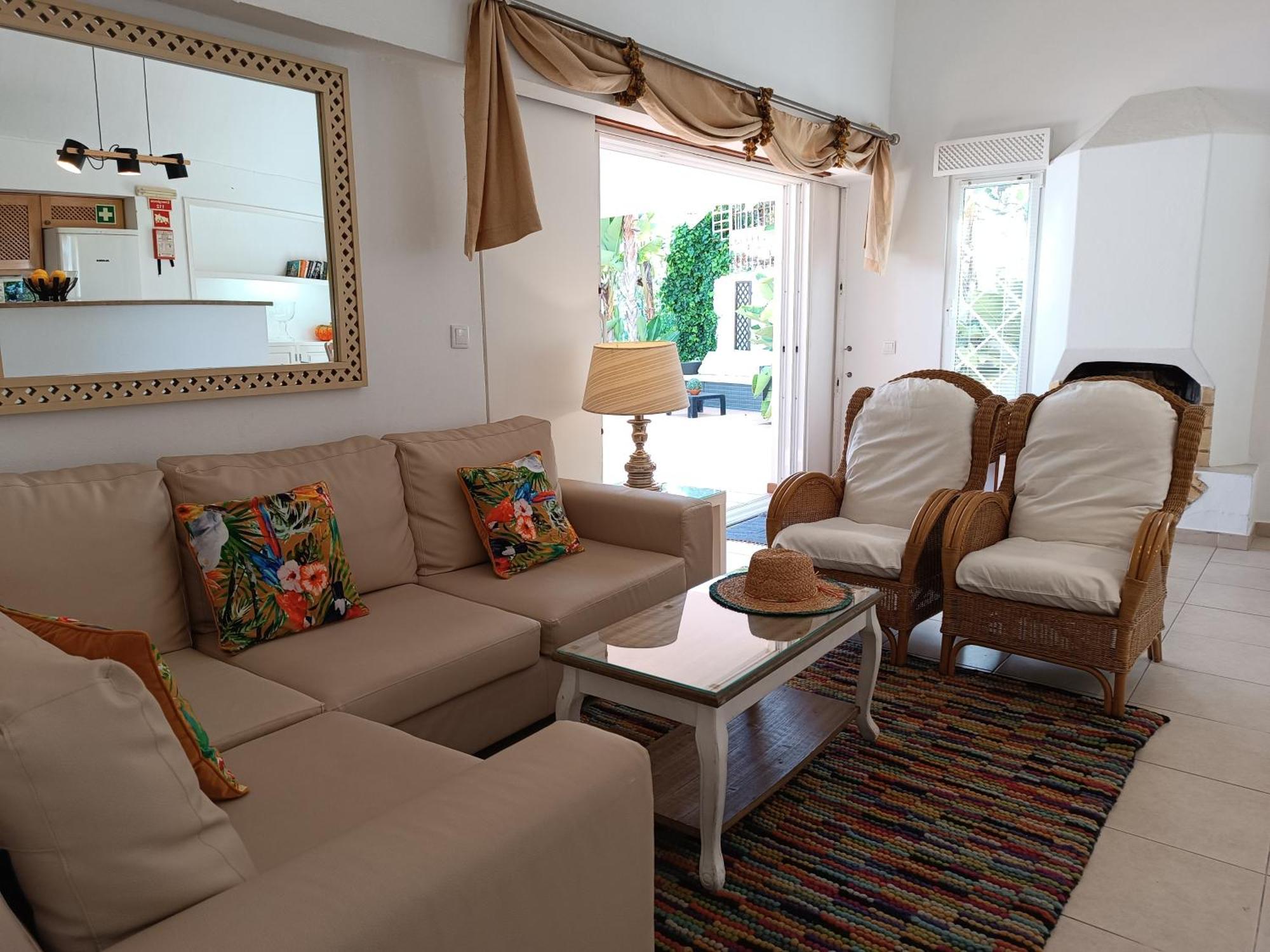 Villa 81 Great Spot Oura Beach, *